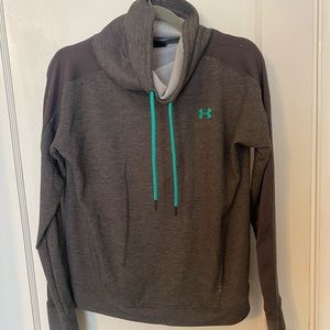 Like-New women’s Under Armour sweatshirt.
